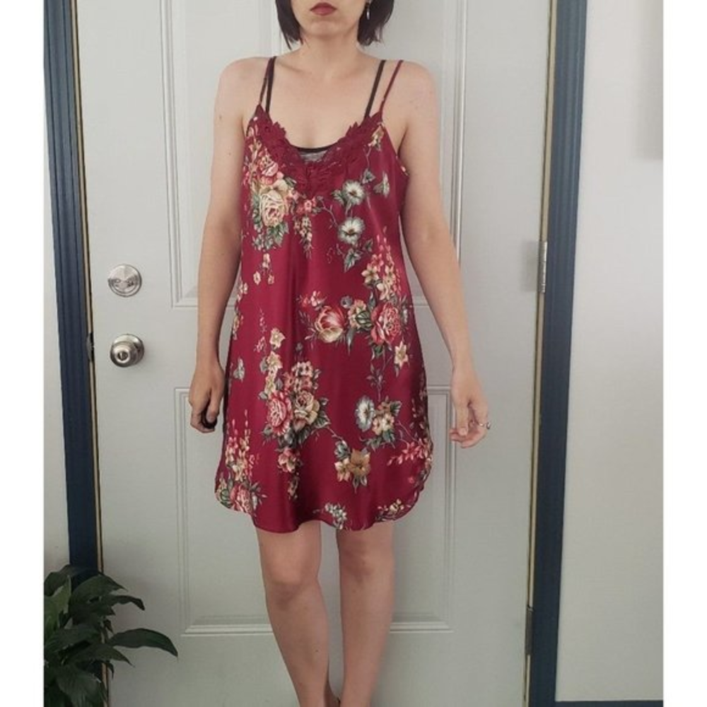 90s‎ Burgundy Floral Nightie